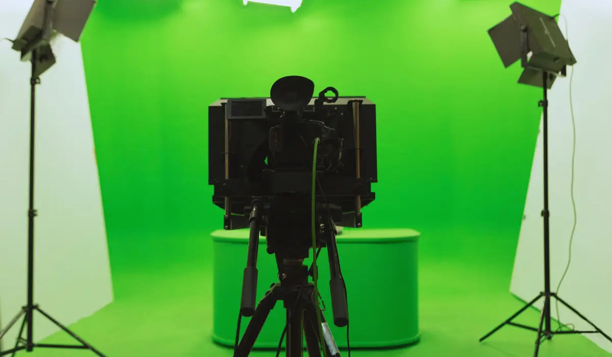 Immersive Chroma Key Walls and Virtual Production Backdrops