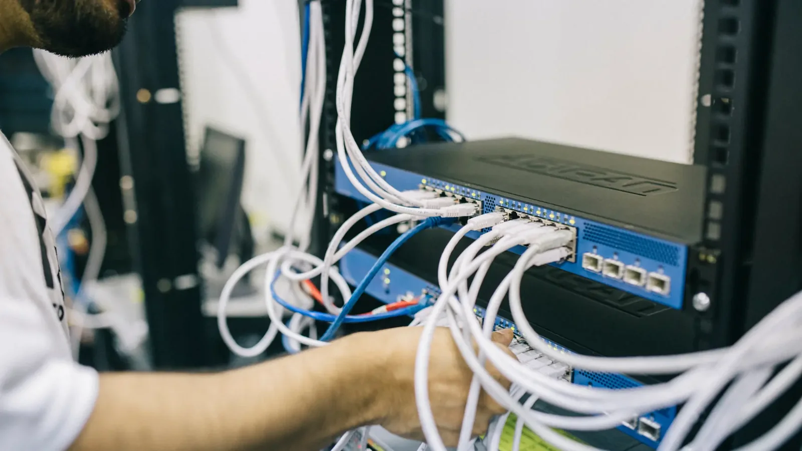 Real-Time Server Access for Utilities & Resource Management, image 1